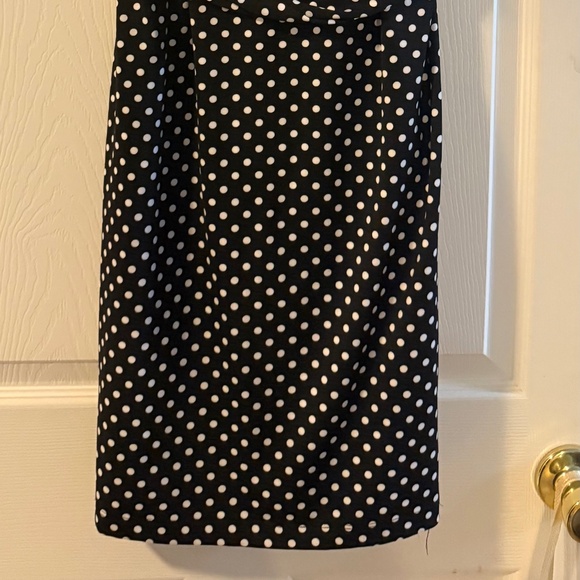 Black dress with white polka dots - Picture 4 of 5